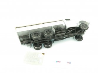 T111R (1952) covered truck grey